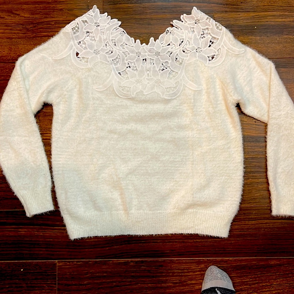 Sweet Lovely white super soft long sleeve sweater with thicker lace neckline